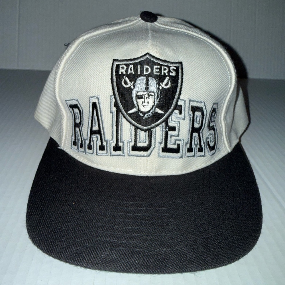 Vintage 90’s Raiders White Hat Black Logo Eastport Rare NFL 15% Wool Blockhead